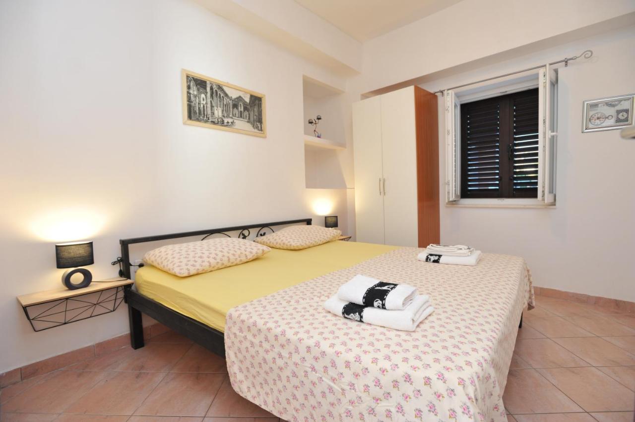 Apartments Pepi Kaštela Esterno foto