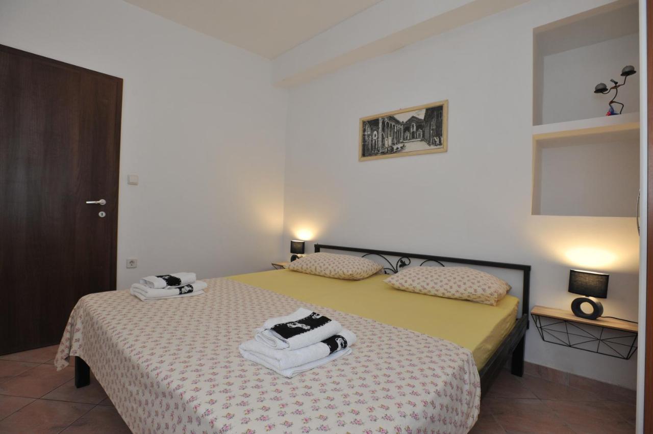 Apartments Pepi Kaštela Esterno foto